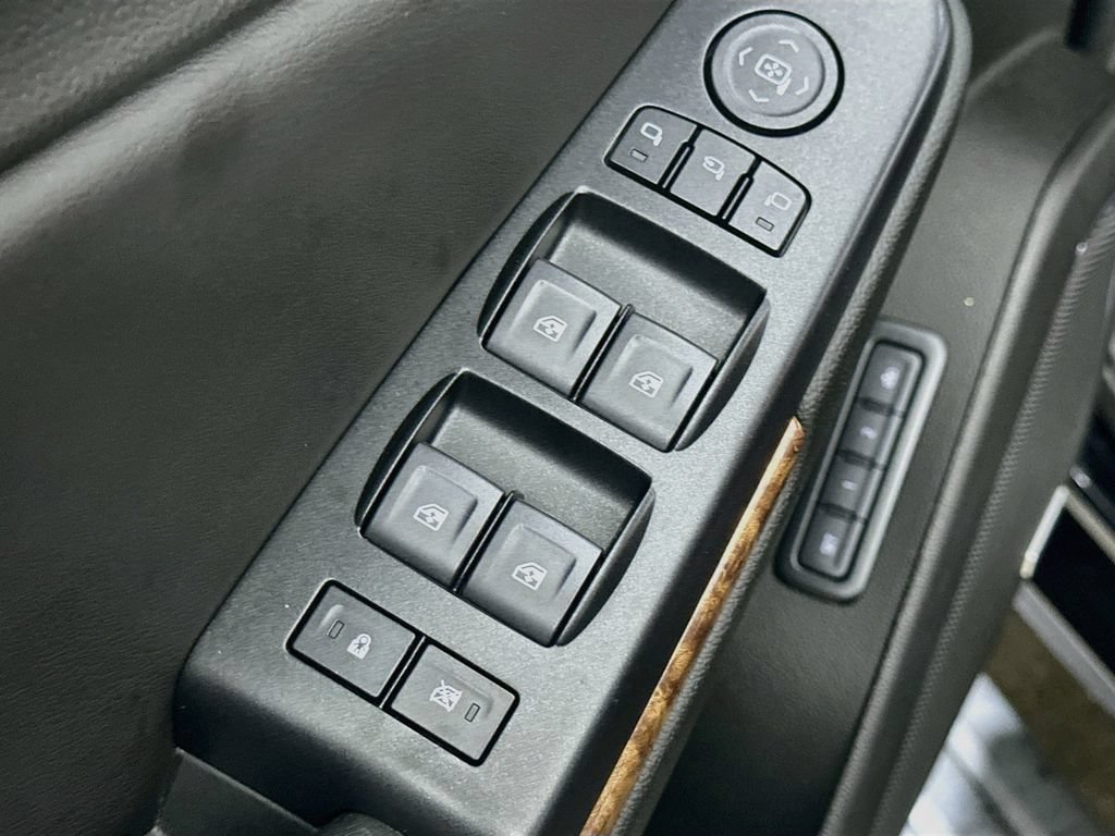 Used 2019 Chevrolet Tahoe Premier w/ Premier Plus Edition AWD/4WD image 21