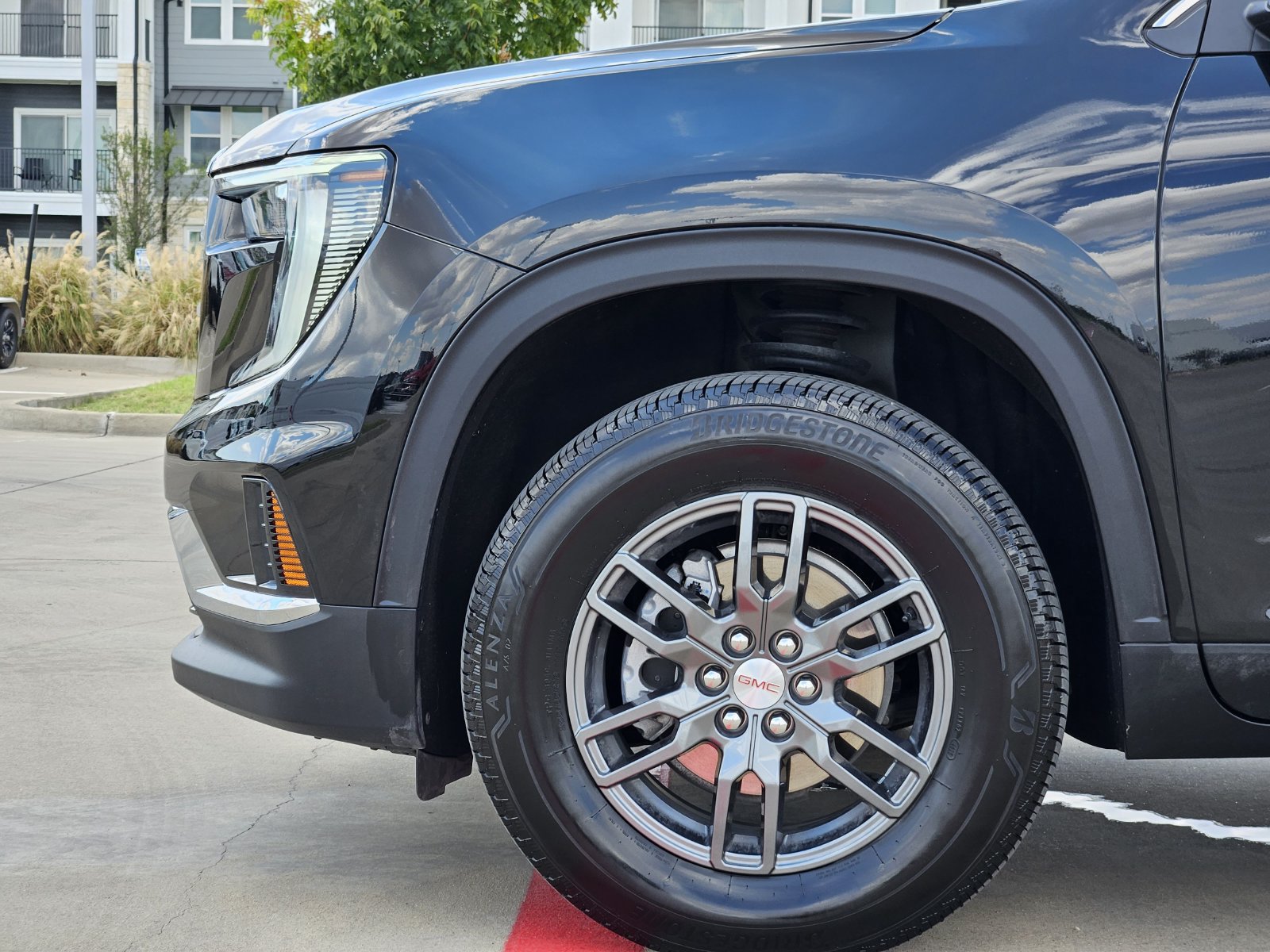 Used 2026 GMC Acadia Elevation FWD image 12