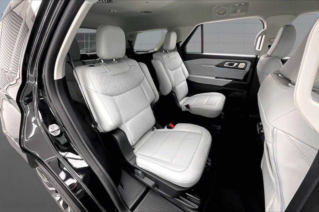 New 2026 Ford Explorer Platinum w/ LUX Leather Package AWD/4WD image 10