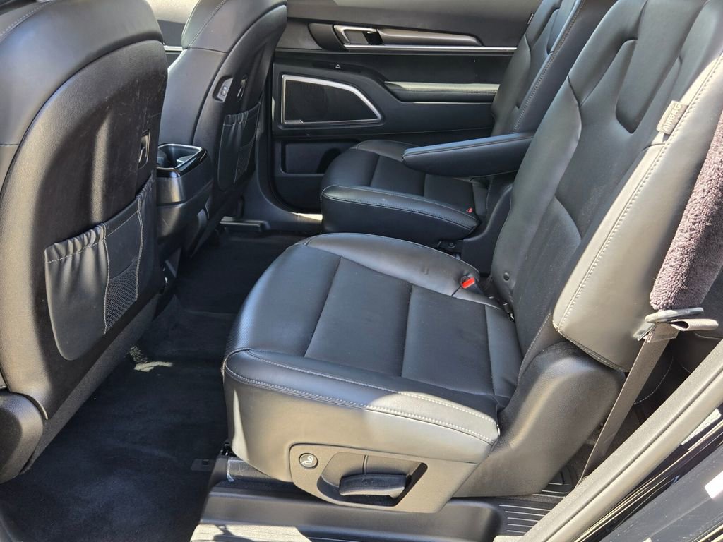 Used 2025 Kia Telluride S FWD image 11