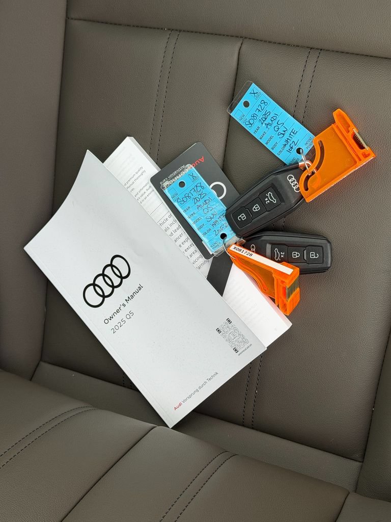 Certified 2025 Audi Q5 Premium w/ Convenience Package AWD/4WD image 8