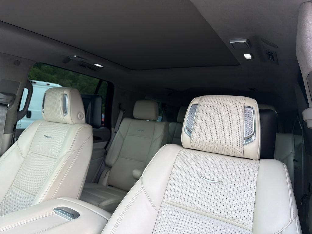 Certified 2023 Cadillac Escalade Premium Luxury Platinum AWD/4WD image 2