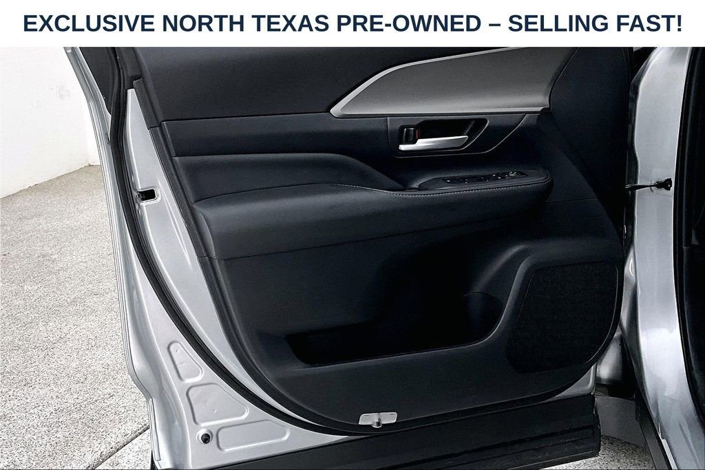 Used 2025 Toyota Grand Highlander FWD image 23