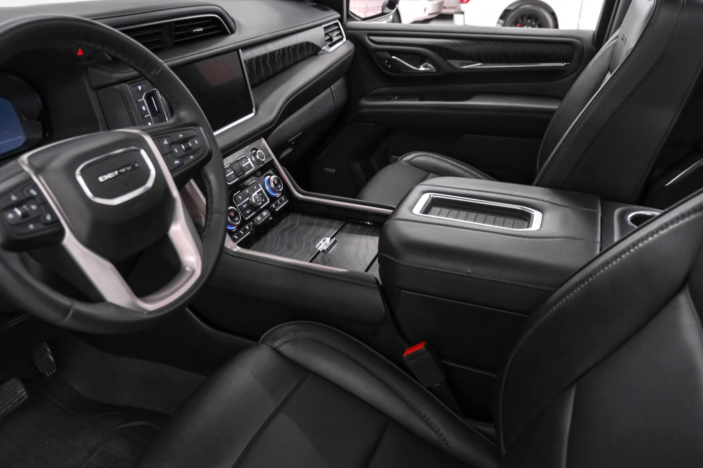 Used 2023 GMC Yukon Denali w/ LPO, Floor Liner Package RWD image 23