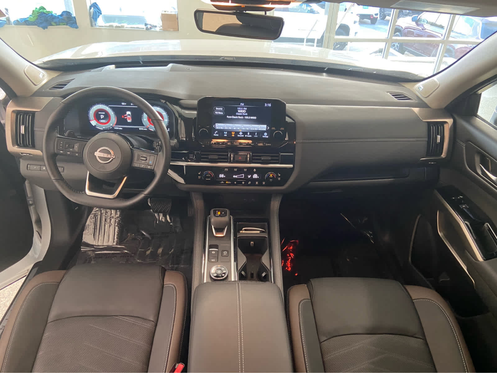 Used 2025 Nissan Pathfinder Platinum w/ Cargo Package image 19