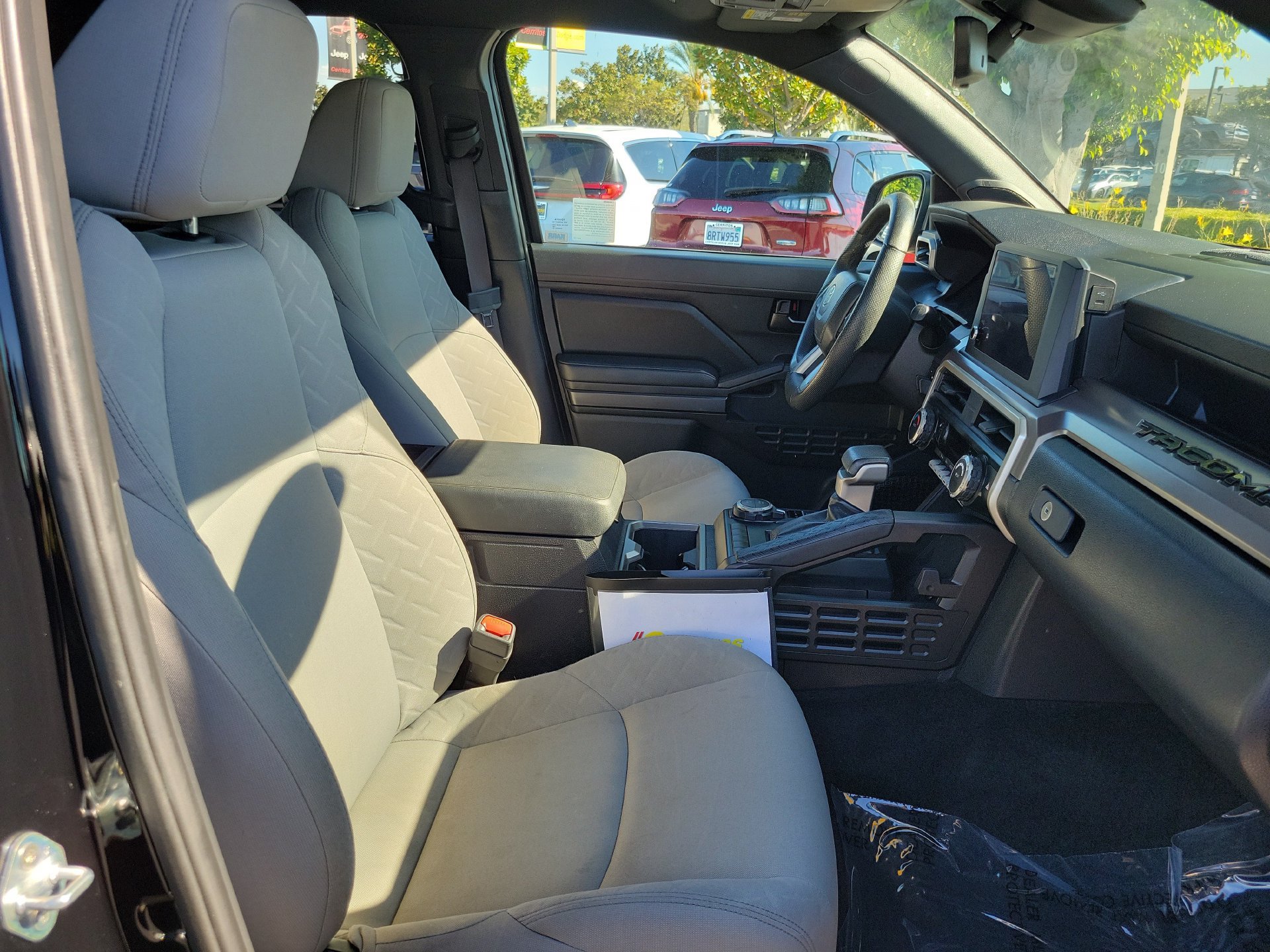 Used 2024 Toyota Tacoma SR5 AWD/4WD image 25