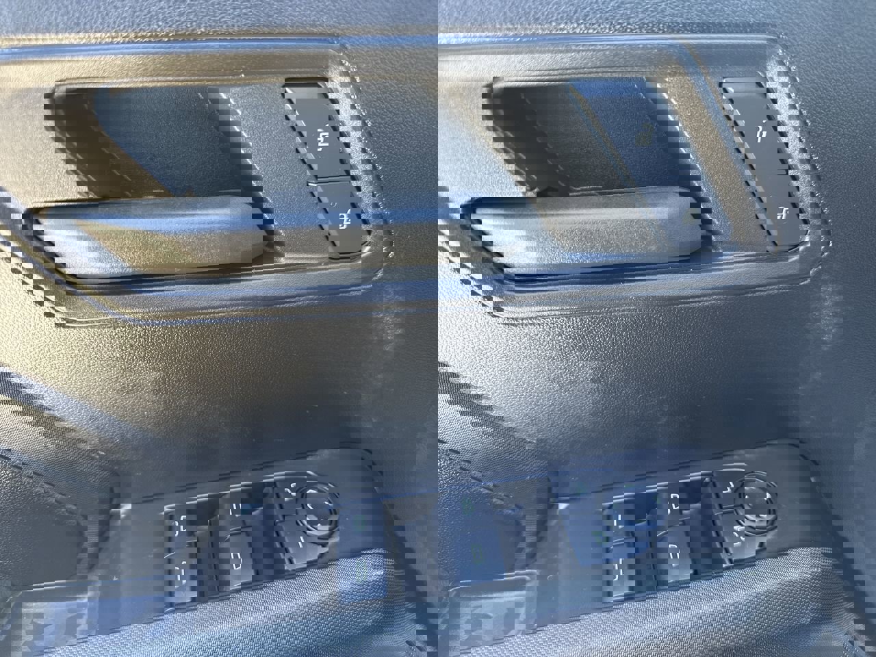 Used 2024 Chevrolet Colorado W/T RWD image 20