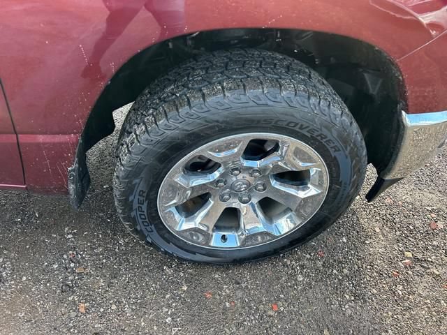 Used 2022 RAM 1500 Big Horn AWD/4WD image 33