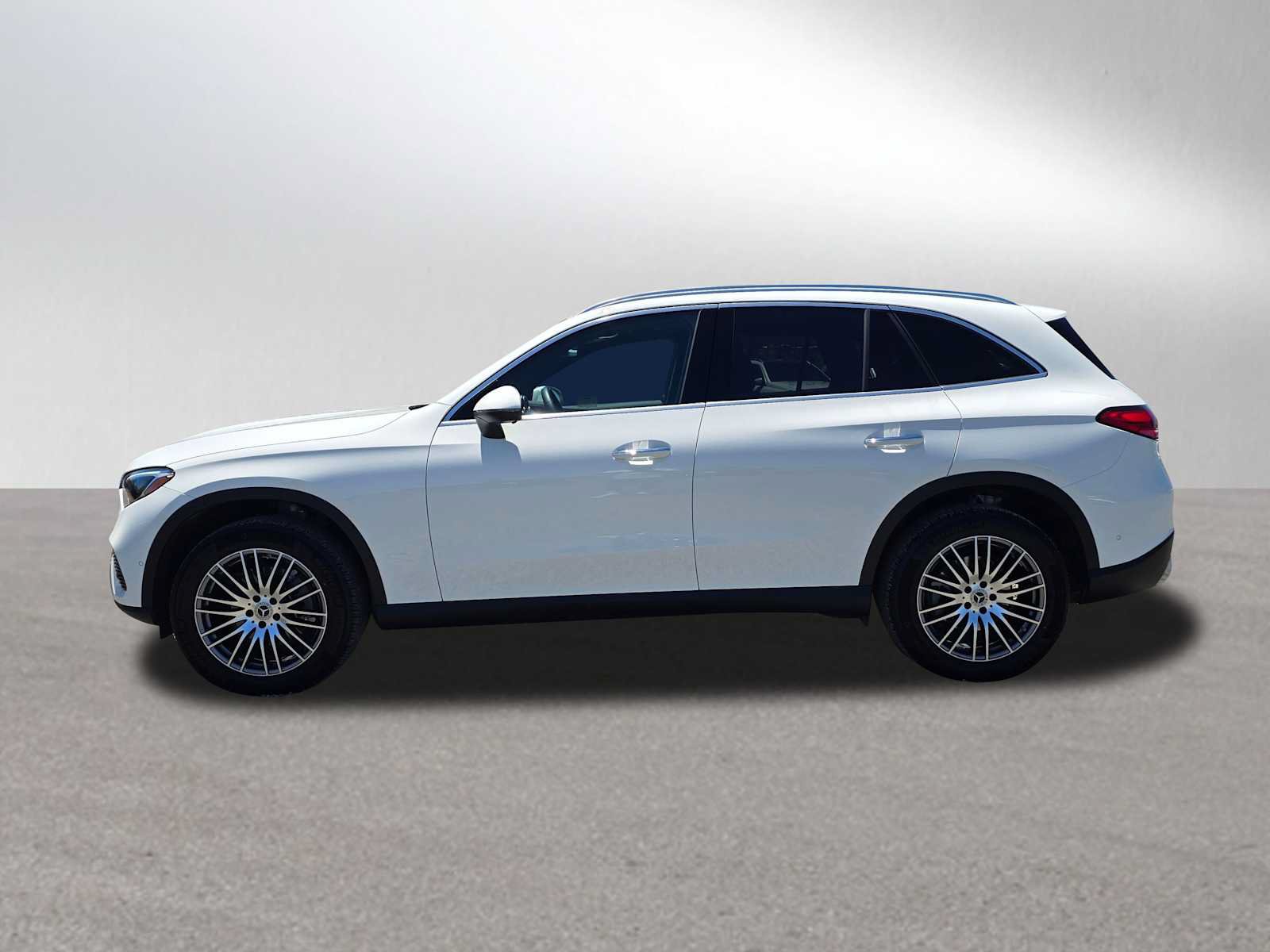 Used 2025 Mercedes-Benz GLC 300 image 6