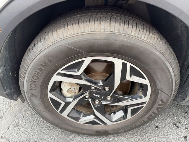 Used 2024 Kia Sportage LX image 29