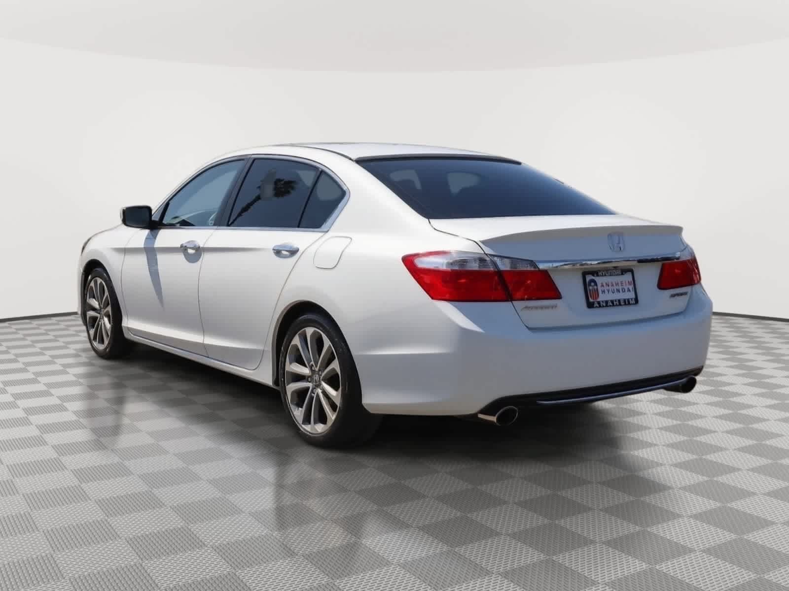 Used 2013 Honda Accord Sport image 9