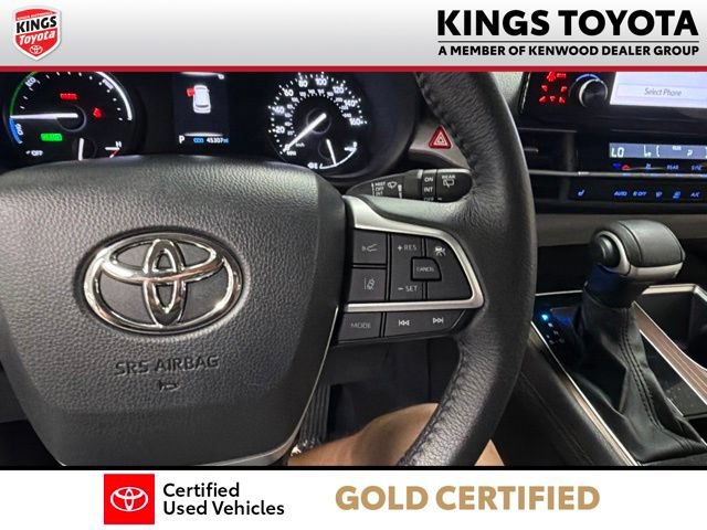 Used 2023 Toyota Sienna XLE FWD image 29