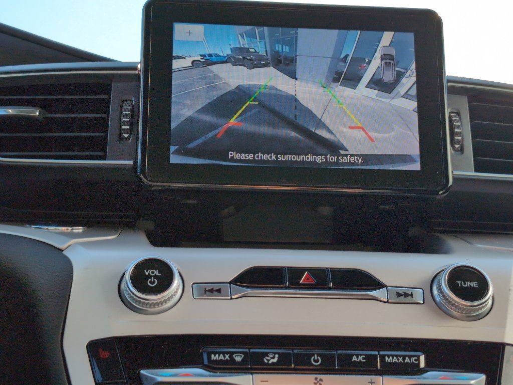 Used 2023 Ford Explorer XLT w/ Equipment Group 202A image 26