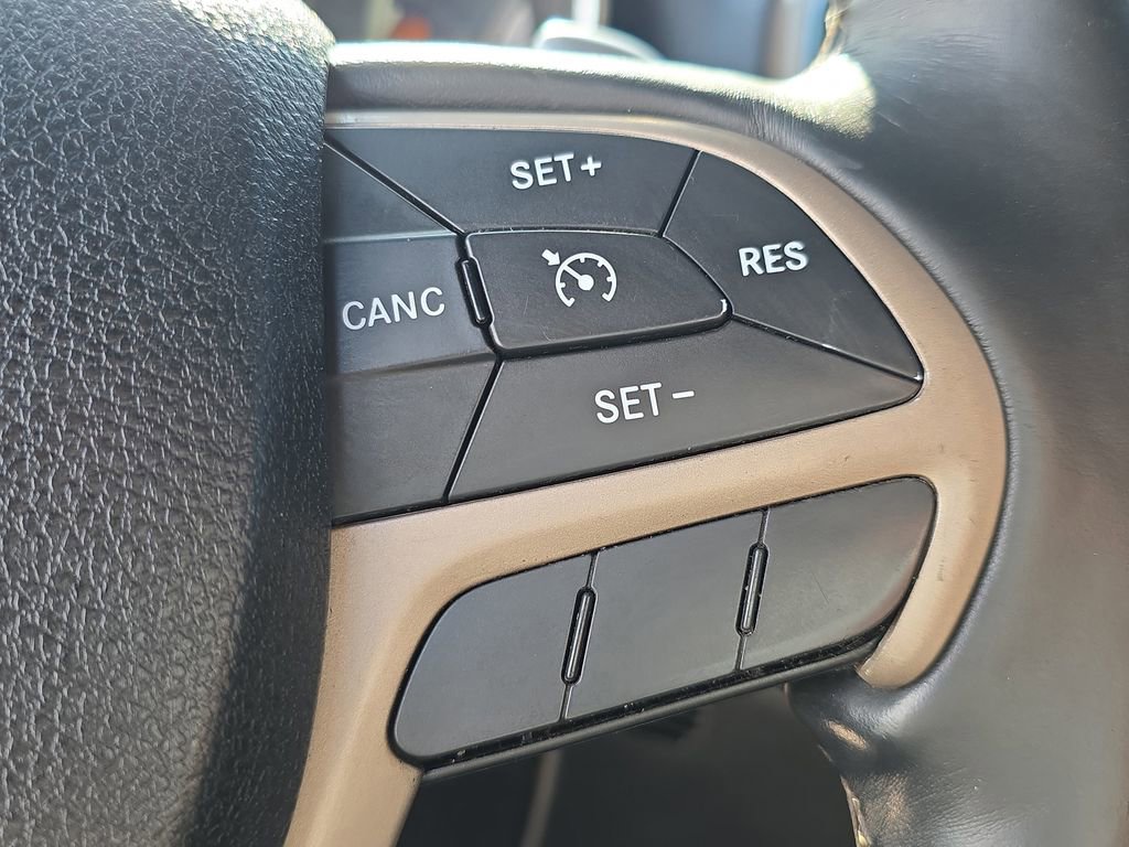 Used 2016 Jeep Grand Cherokee Limited AWD/4WD image 32