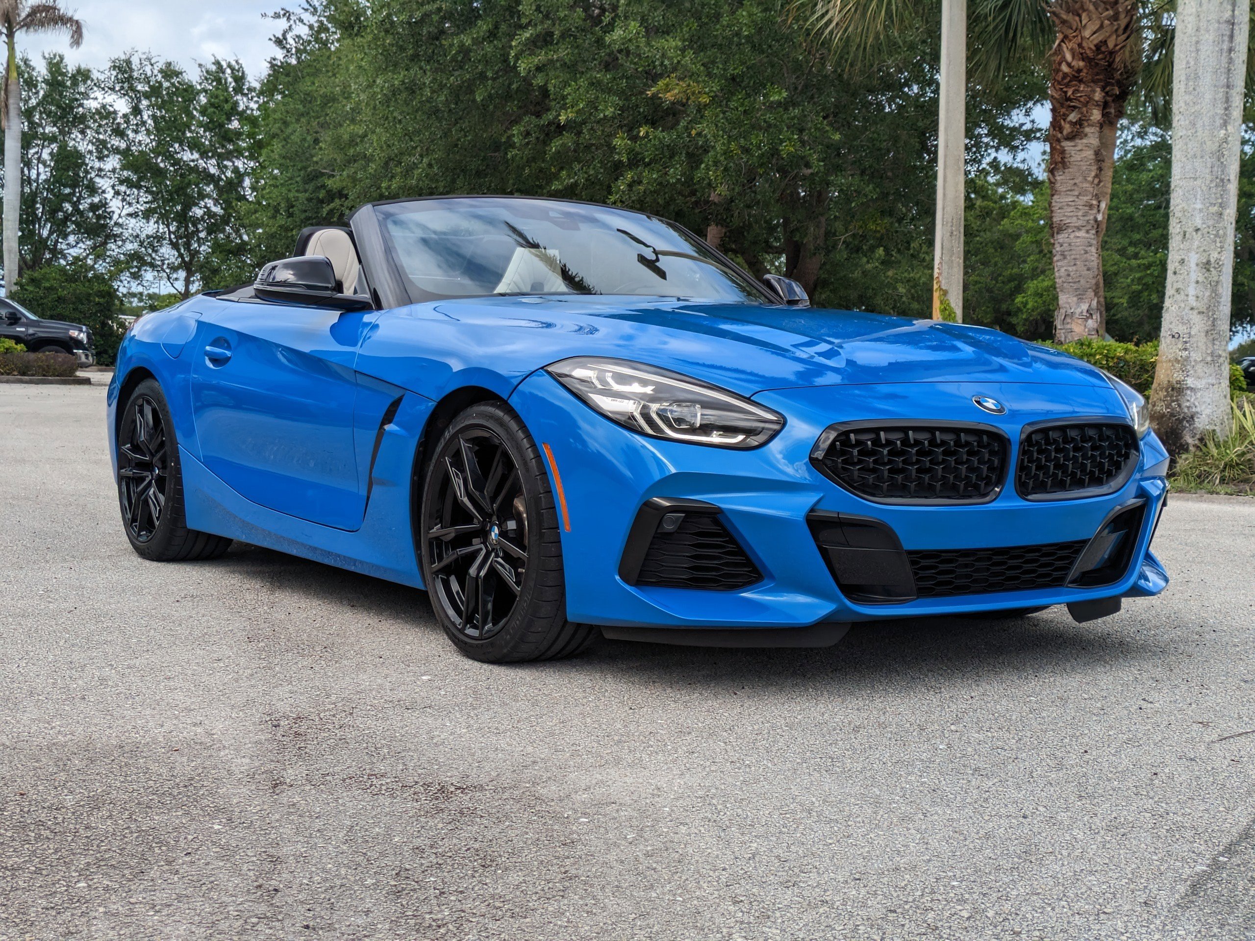 Used 2022 BMW Z4 sDrive30i w/ M Sport Package image 2