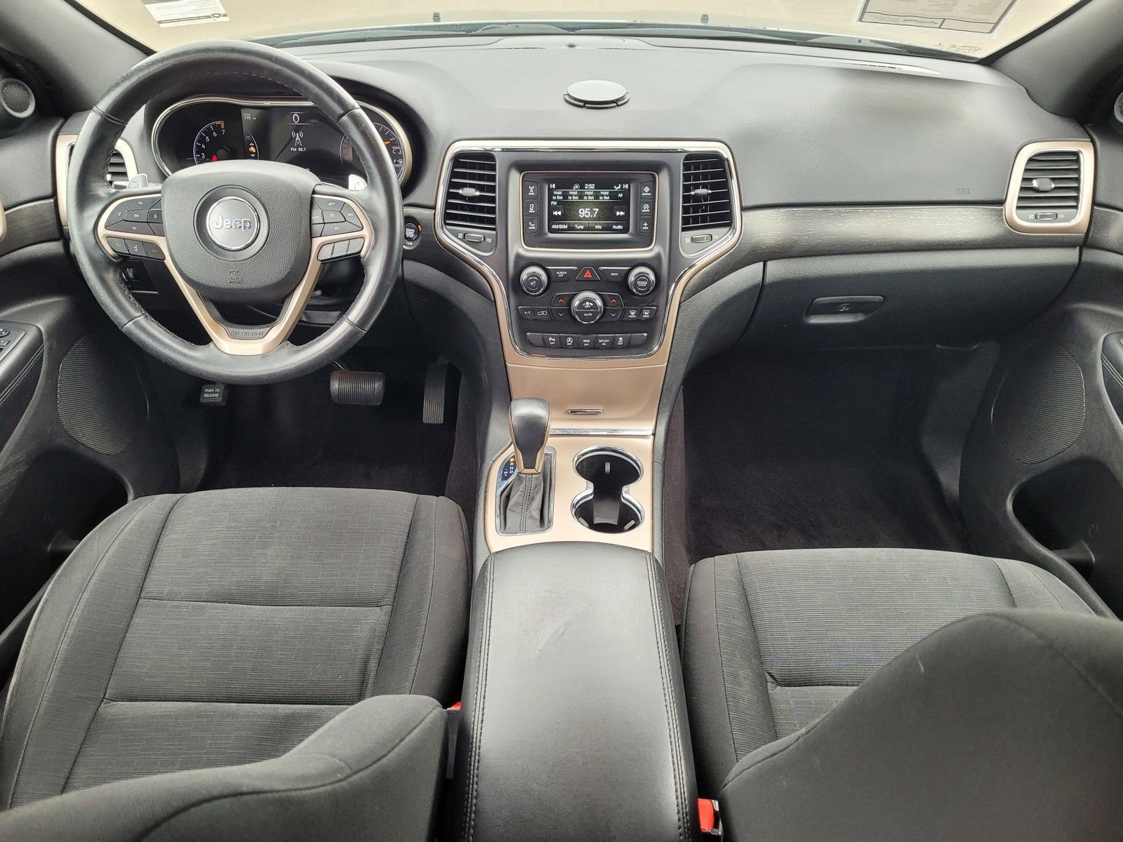 Used 2017 Jeep Grand Cherokee Laredo w/ Quick Order Package 2BE image 15