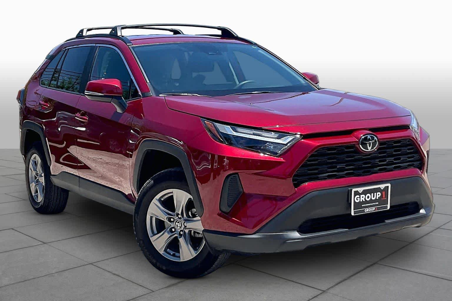 Used 2025 Toyota RAV4 XLE FWD image 3