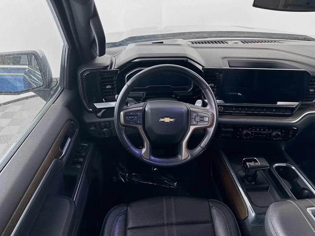 Used 2022 Chevrolet Silverado 1500 High Country w/ High Country Premium Package image 31