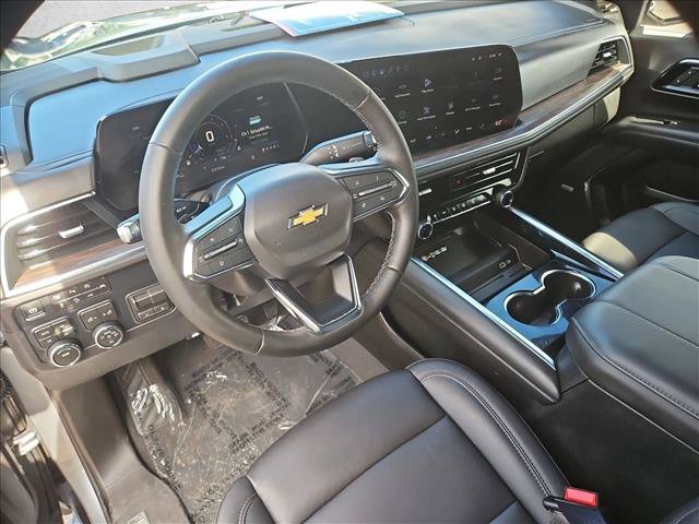Used 2026 Chevrolet Suburban LT w/ Comfort Package AWD/4WD image 13