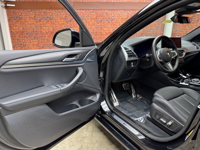 Certified 2023 BMW X4 xDrive30i w/ M Sport Package image 9