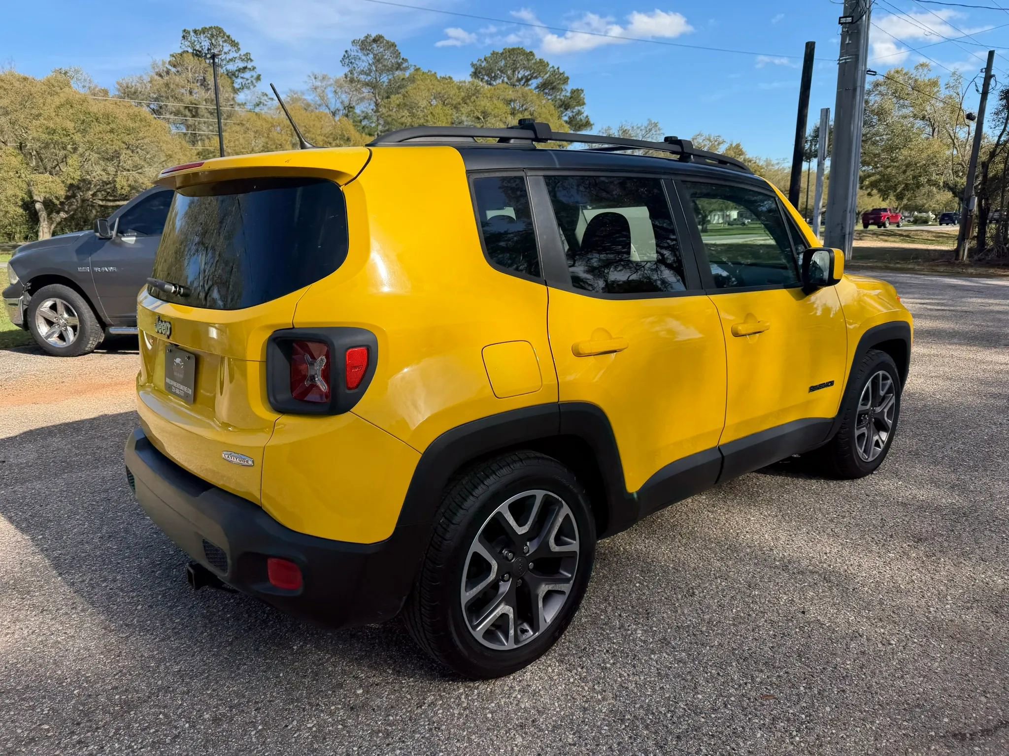 Used 2016 Jeep Renegade Latitude image 5