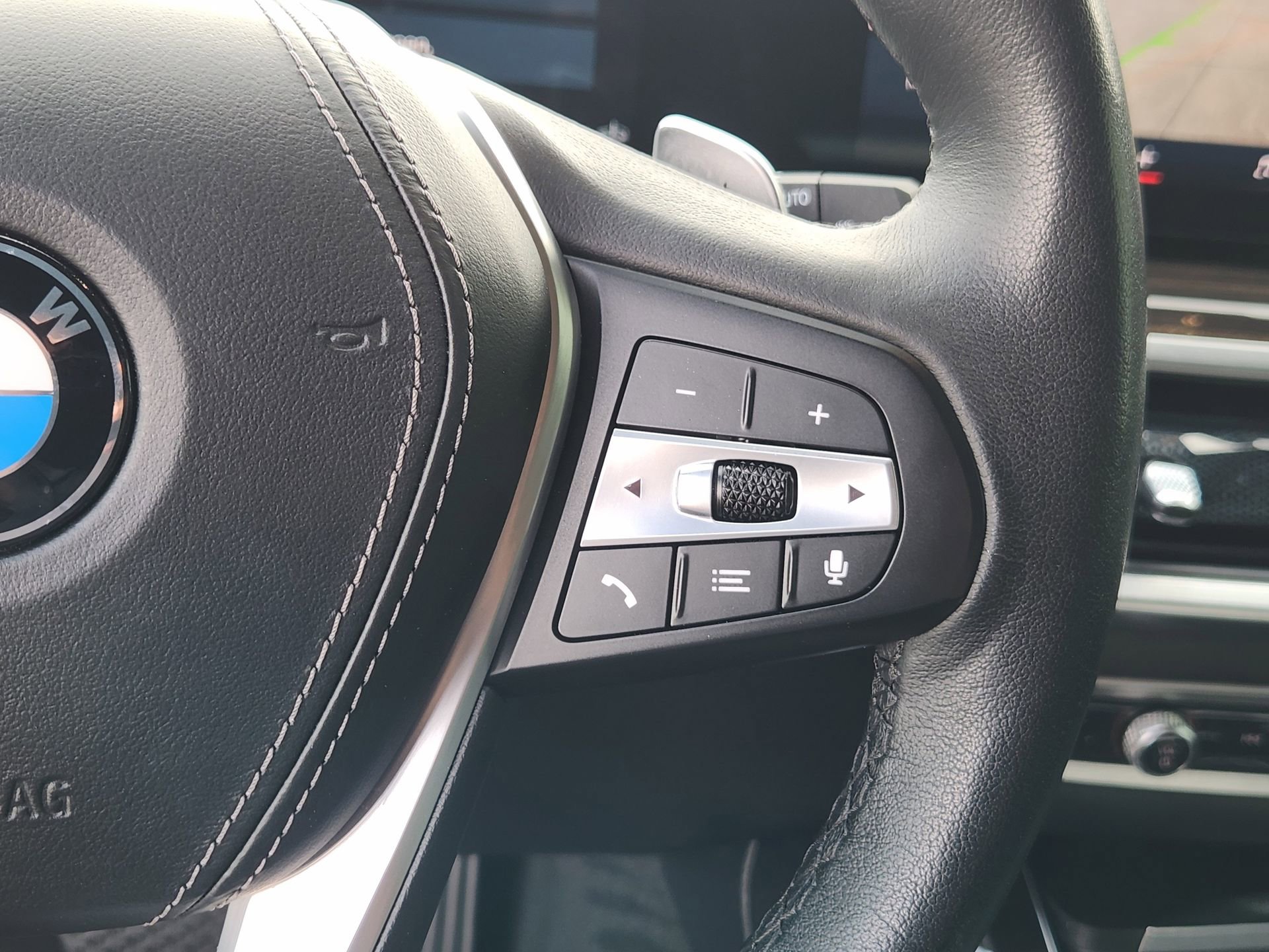 Used 2024 BMW X5 sDrive40i w/ Parking Assistance Package image 28