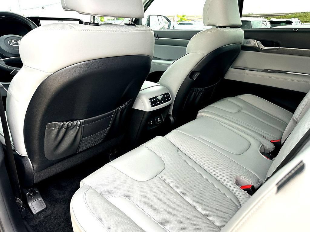 Used 2024 Hyundai Palisade SEL FWD image 21