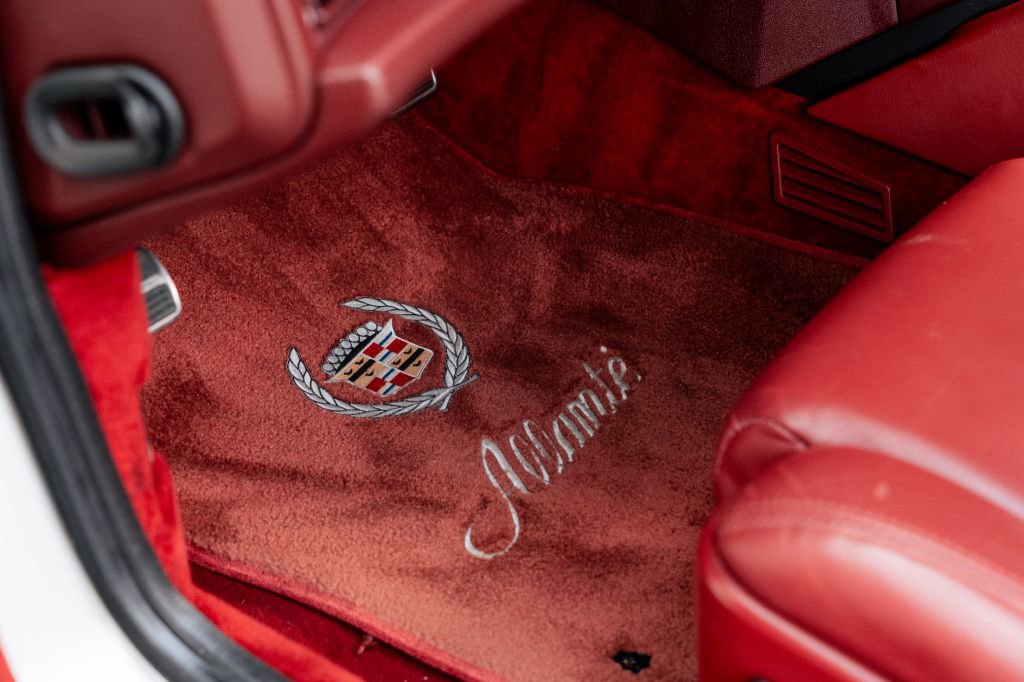 Used 1993 Cadillac Allante FWD image 11