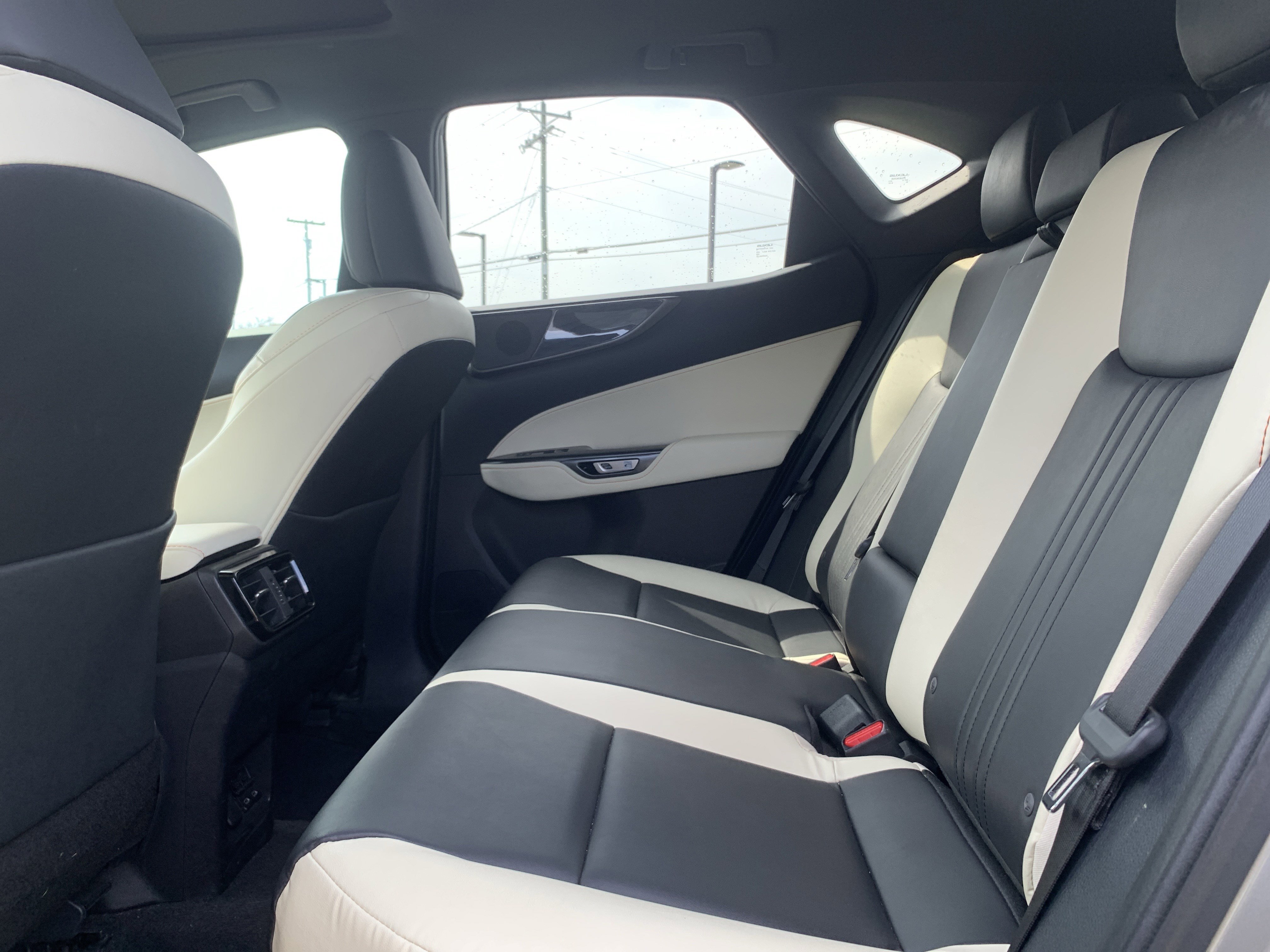 Used 2024 Lexus NX 250 FWD w/ Towing Package (2000 Lbs) image 32