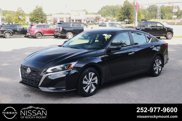 Certified 2025 Nissan Altima 2.5 S FWD image 3