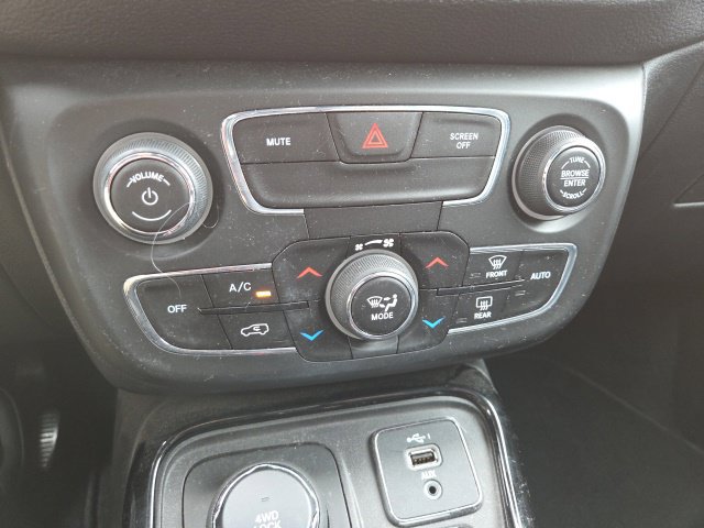 Used 2019 Jeep Compass Limited AWD/4WD image 16