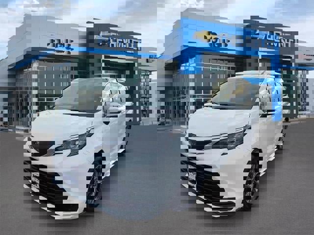 Used 2024 Toyota Sienna LE image 4