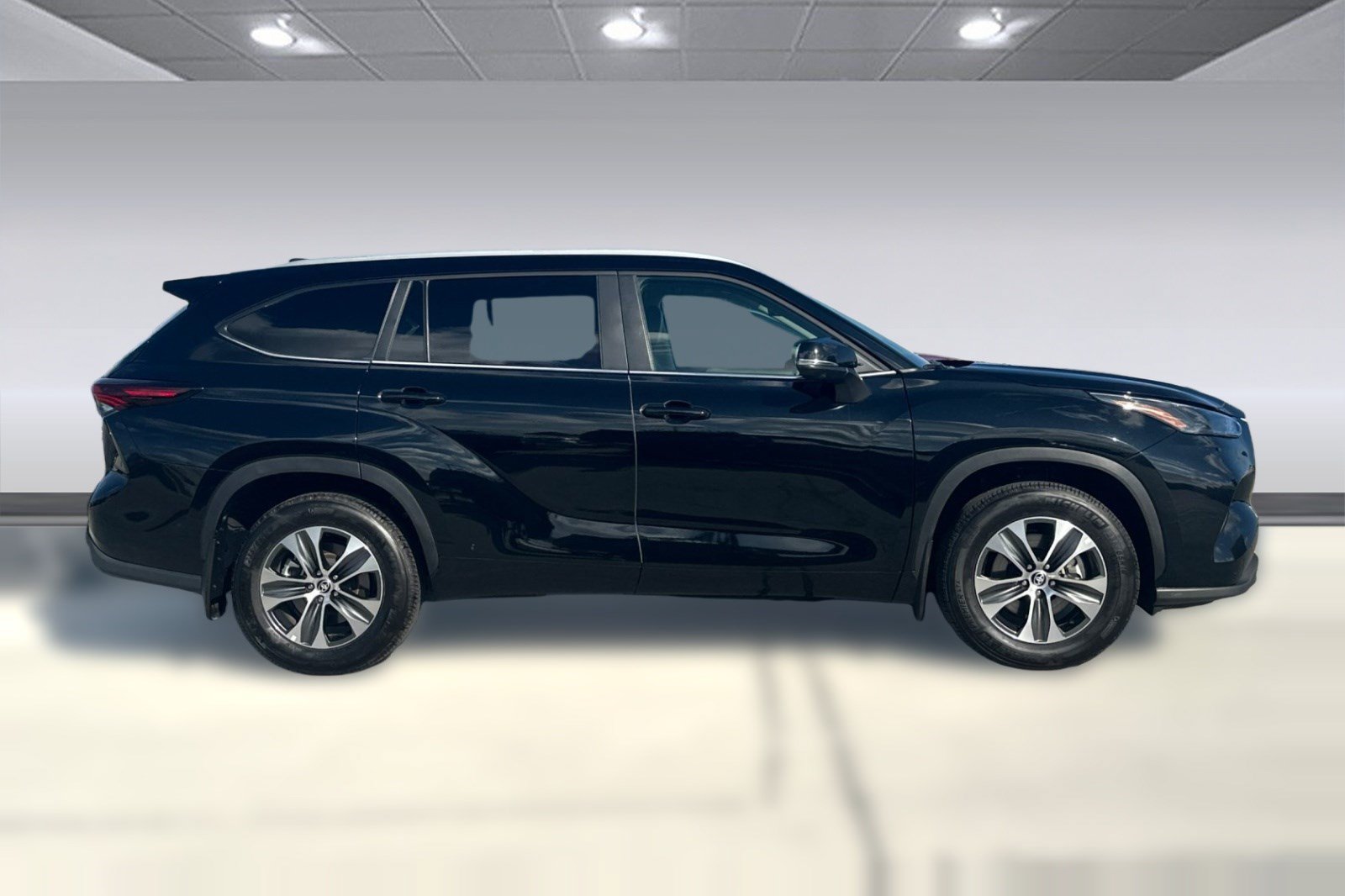 Used 2026 Toyota Highlander XLE AWD/4WD image 7
