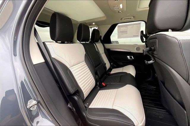 New 2026 Land Rover Discovery Limited Edition image 11