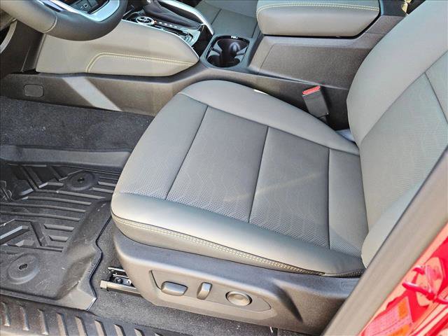 Used 2026 Chevrolet Colorado ZR2 w/ Technology Package AWD/4WD image 4