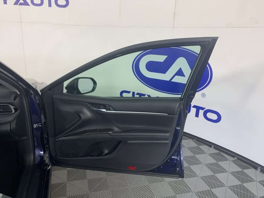 Used 2022 Toyota Camry SE FWD image 35