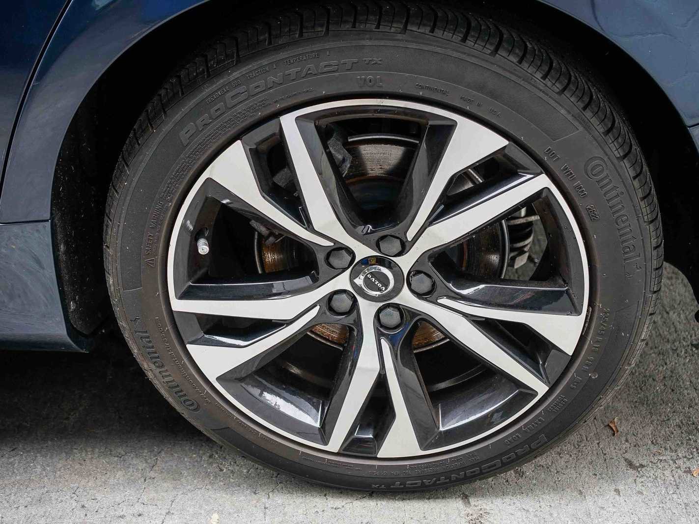 Used 2023 Volvo S60 B5 Plus w/ Climate Package image 10