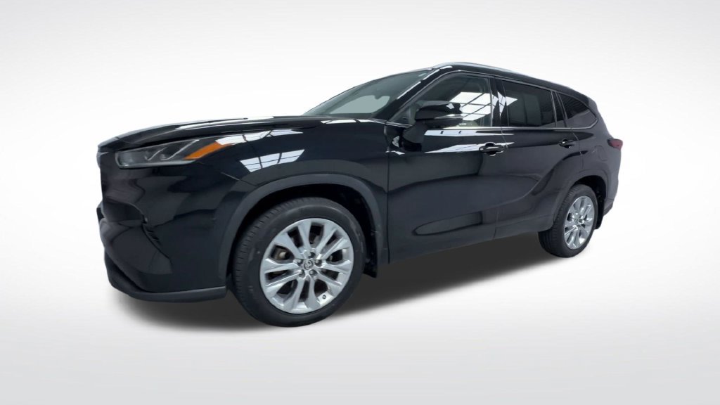Certified 2024 Toyota Highlander Limited AWD/4WD image 2