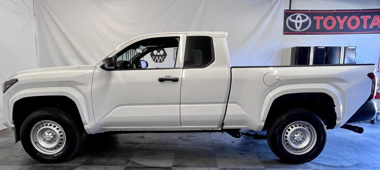 Used 2024 Toyota Tacoma SR image 6
