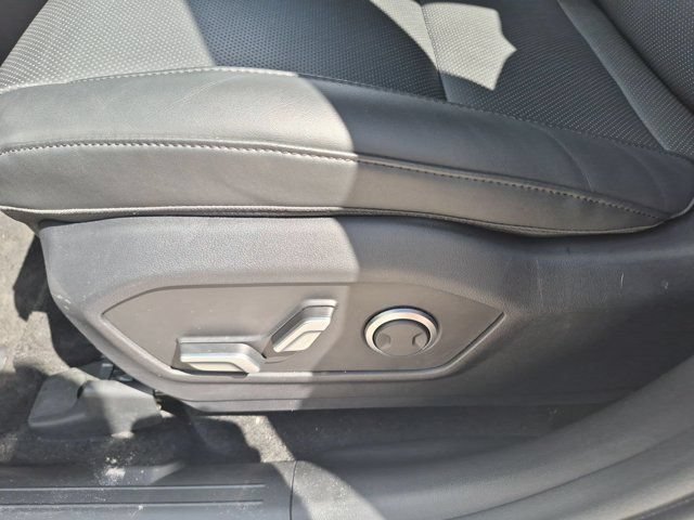Used 2025 Hyundai Santa Fe SEL FWD image 13