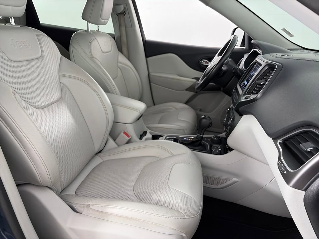 Used 2021 Jeep Cherokee Latitude Lux w/ Comfort/Convenience Group image 32