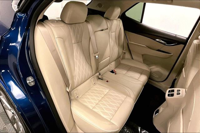 Used 2023 Buick Envision Avenir image 23