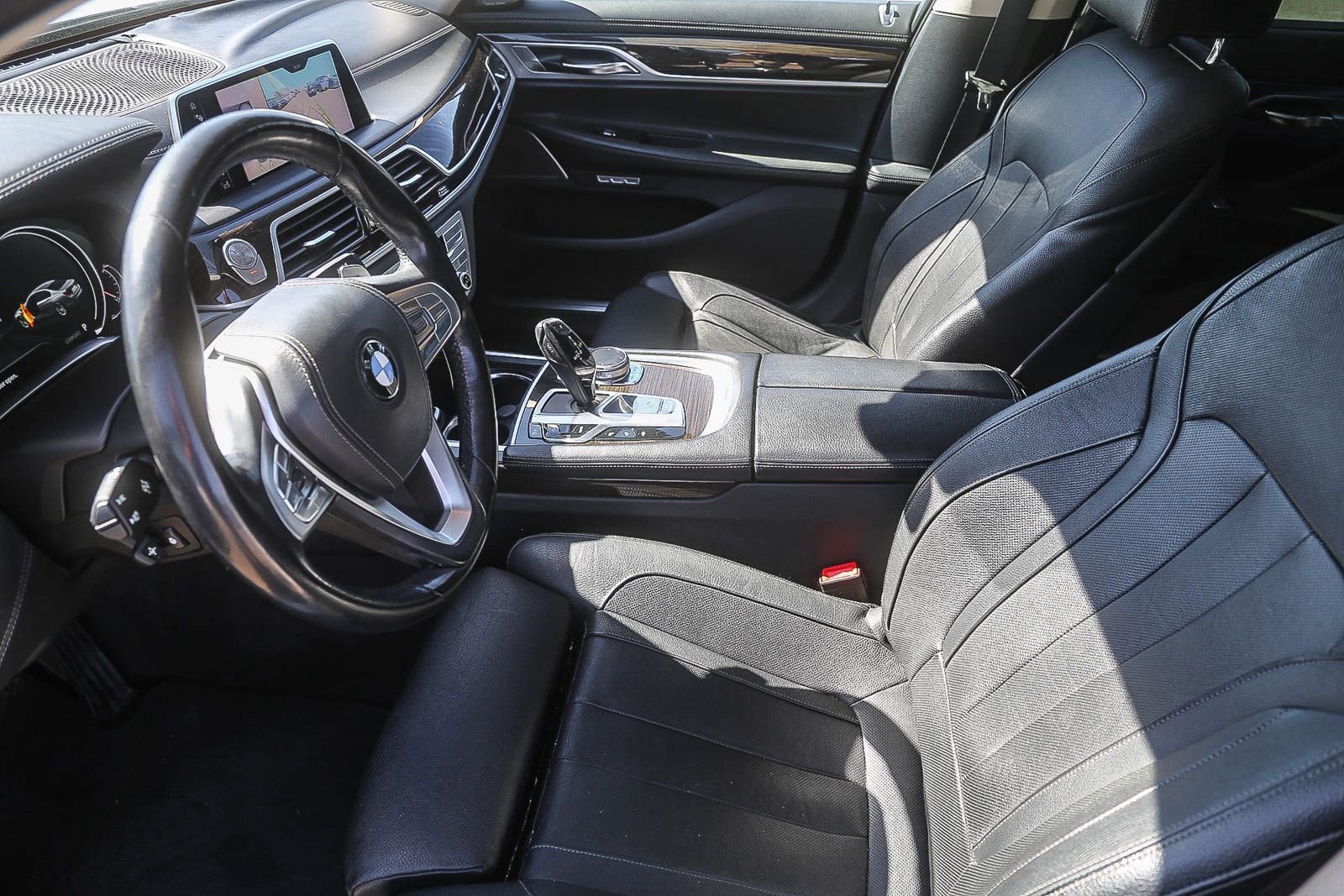 Used 2016 BMW 740i image 5