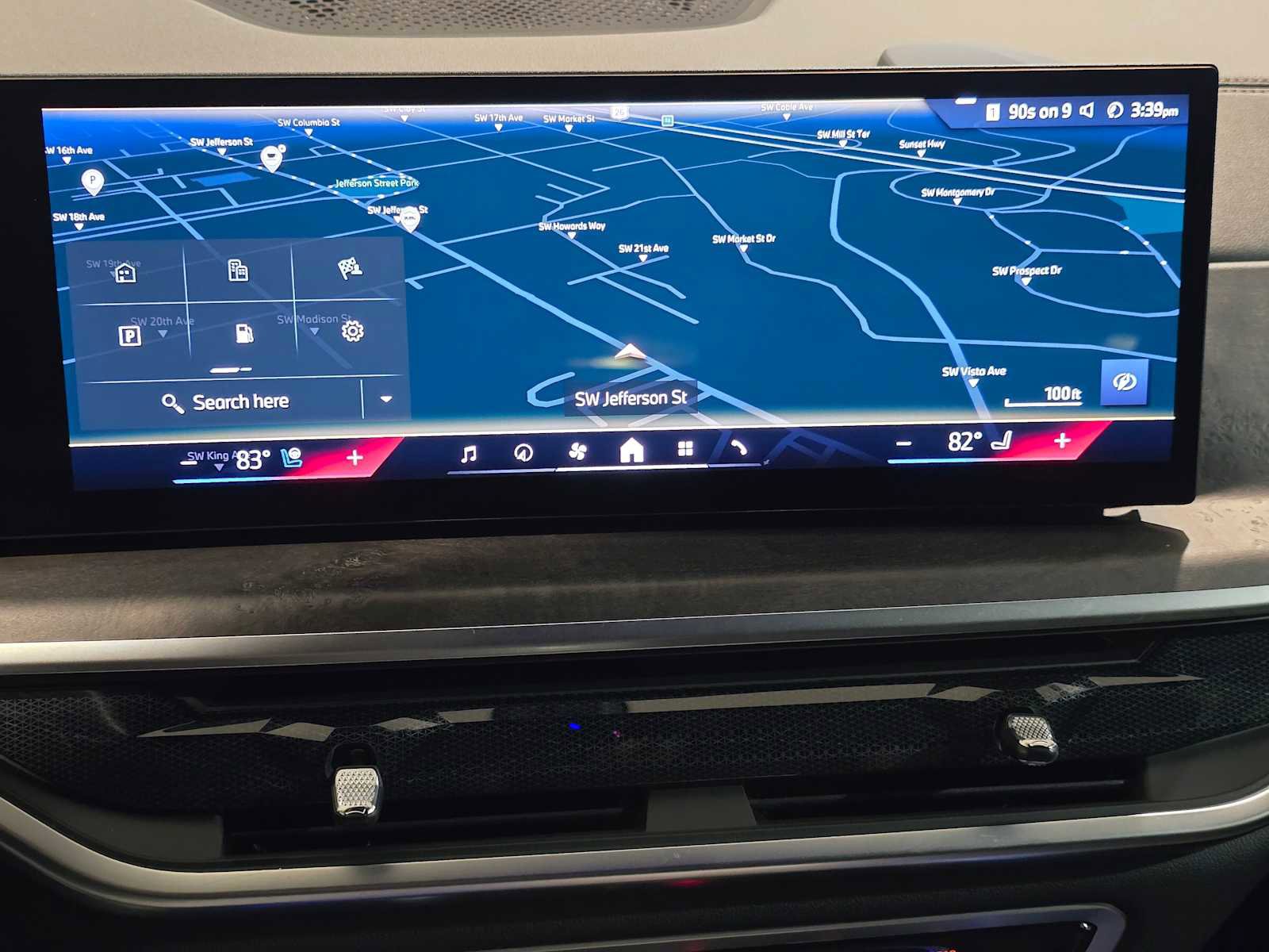 Used 2024 BMW X5 xDrive40i w/ Premium Package image 30