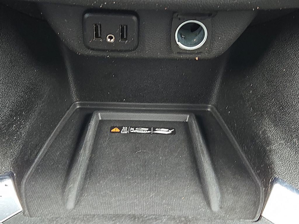 Used 2023 Chevrolet Traverse LT image 30