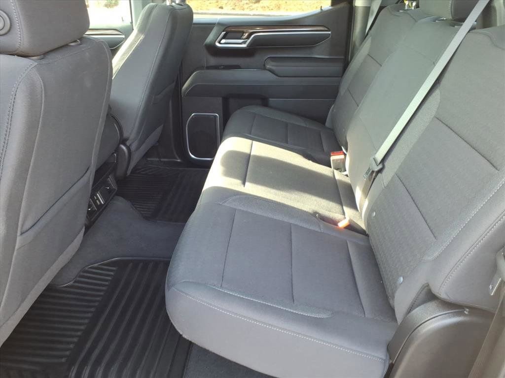Used 2026 Chevrolet Silverado 1500 LT image 12
