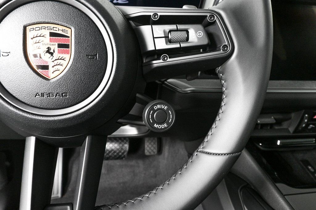 Certified 2026 Porsche Cayenne Coupe AWD/4WD image 11
