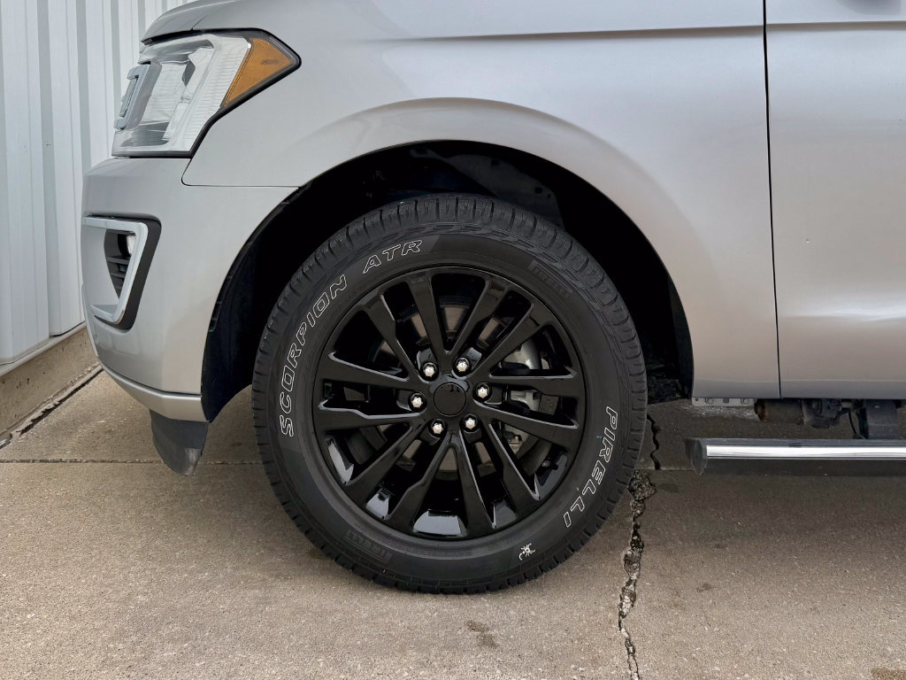 Used 2021 Ford Expedition Limited AWD/4WD image 40