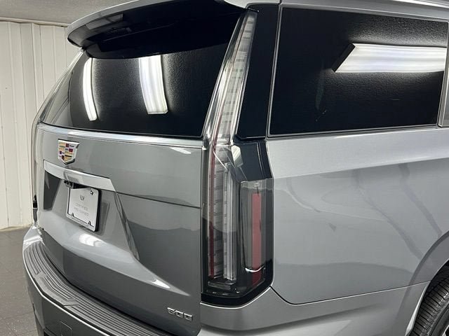 Certified 2026 Cadillac Escalade Luxury AWD/4WD image 11