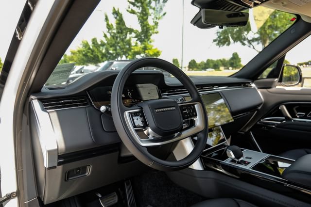 New 2026 Land Rover Range Rover SE AWD/4WD image 3